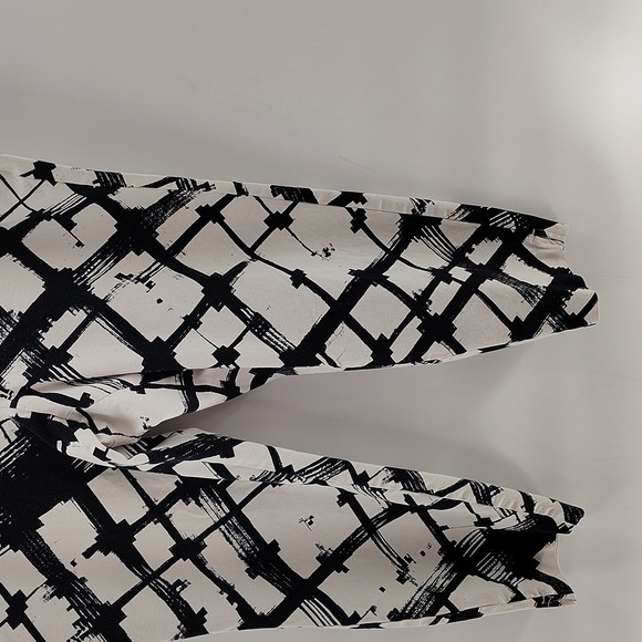 Lane Bryant Crop Pants Size 20 Black And White Print Stretch With Pockets - Picture 3 of 9